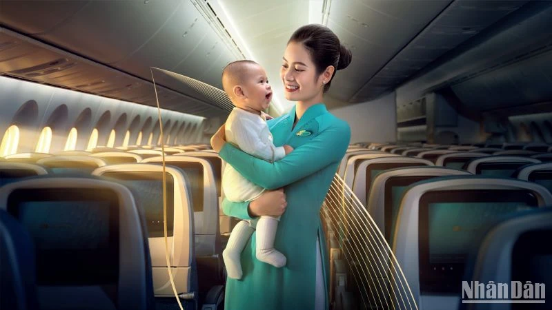 Vietnam Airlines khởi động chiến dịch “Vạn dặm nâng niu” với tôn chỉ trải nghiệm dịch vụ của hành khách là ưu tiên hàng đầu.