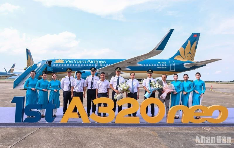 Hãng hàng không Quốc gia Việt Nam (Vietnam Airlines) đón nhận “tân binh” Airbus A320neo gia nhập đội máy bay của hãng.