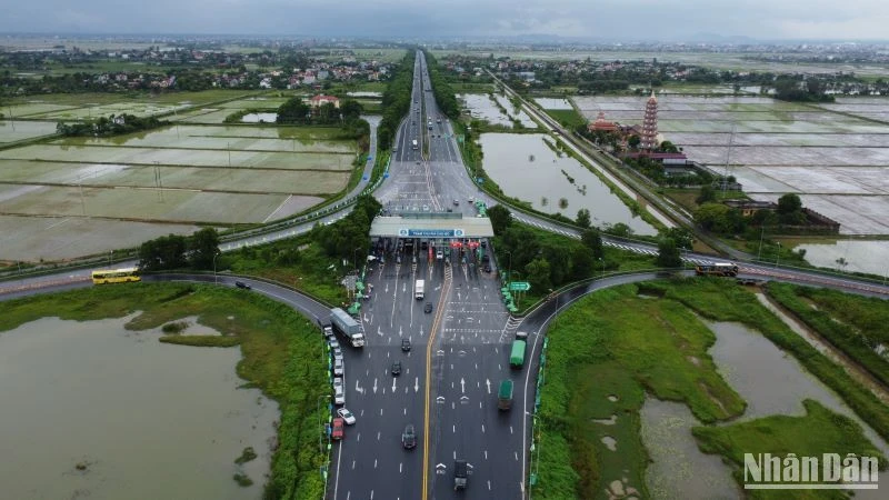 Triển khai đồng loạt dịch vụ VETC trên các tuyến đường bộ cao tốc, tháng 8/2022.