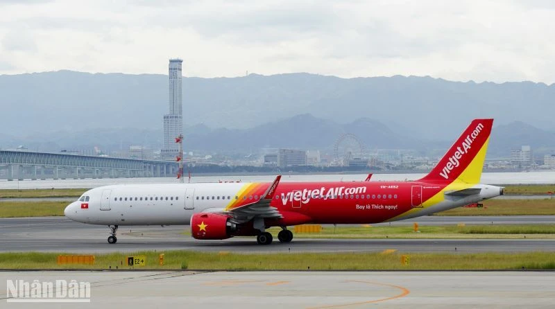 Máy bay Vietjet hạ cánh tại sân bay Nhật Bản.