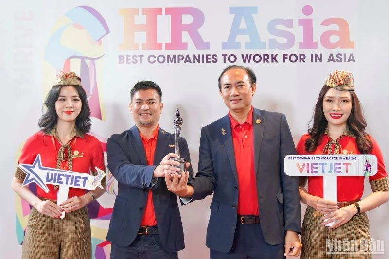 Vietjet là hãng hàng không nhiều năm liền được vinh danh là "Nơi làm việc tốt nhất châu Á".