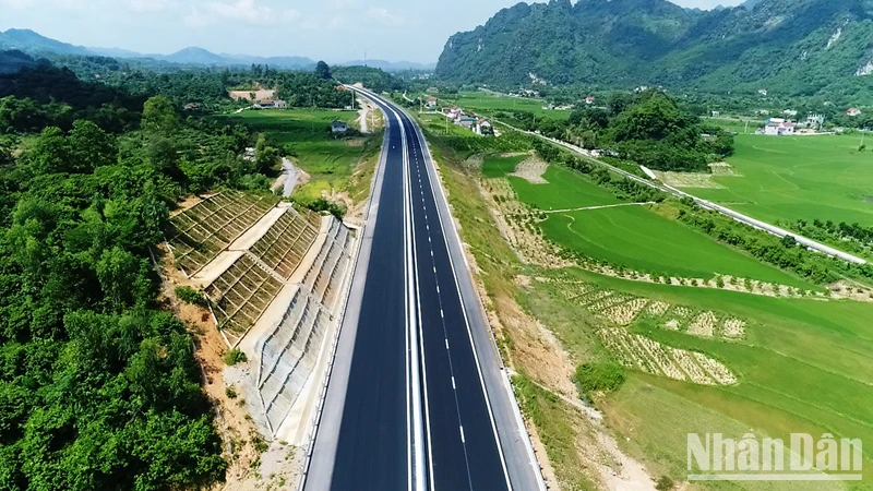 Một đoạn tuyến cao tốc Bắc Giang-Lạng Sơn.