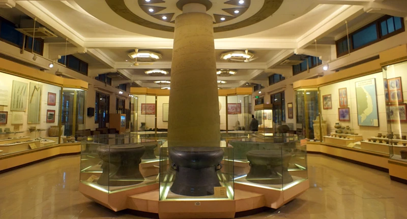 Những chiếc trống đồng - tinh hoa của văn hóa Đông Sơn được giới thiệu tại Bảo tàng Lịch sử quốc gia.