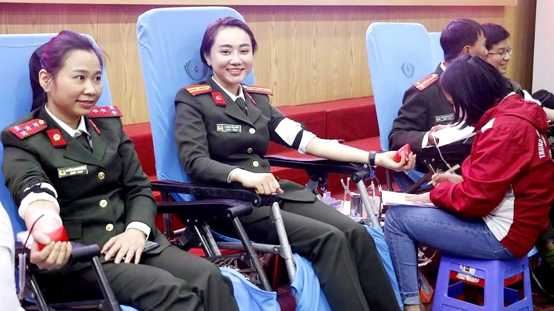 Hoạt động hiến máu nhân đạo luôn được cán bộ, chiến sĩ Công an Nghệ An hưởng ứng nhiệt tình.
