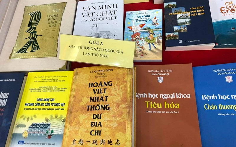 "Hoàng Việt nhất thống dư địa chí" - Sách giải A.