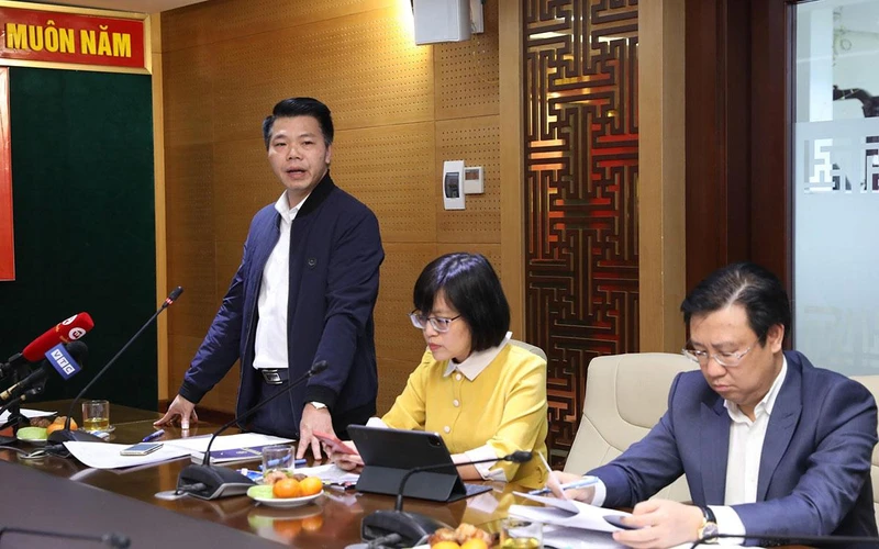 Ông Nguyễn Nguyên Quân, Trưởng Ban đô thị, Hội đồng nhân dân thành phố Hà Nội thông tin các nội dung mà cử tri, dư luận quan tâm tại buổi họp báo.
