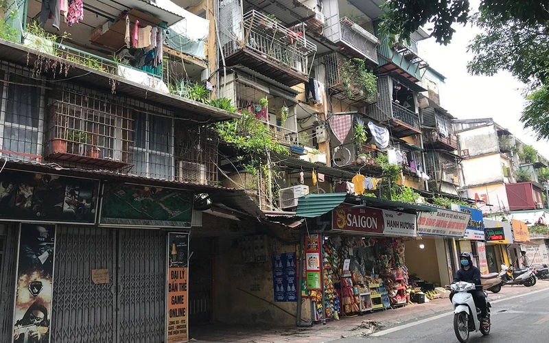 Một tòa chung cư cũ cần cải tạo trên địa bàn Hà Nội.