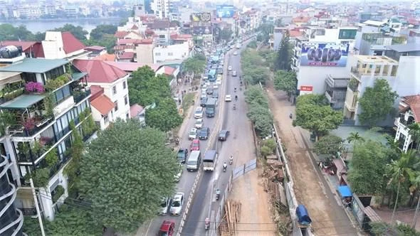 Thời gian gần đây, khu vực đường Âu Cơ-Xuân Diệu thường xuyên ùn tắc bởi việc thi công không bảo đảm giao thông.