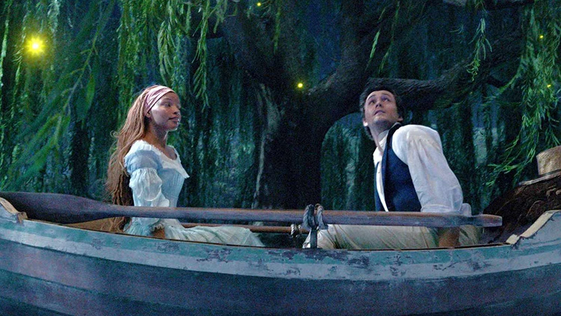 Một cảnh quay của nàng tiên cá Ariel và hoàng tử Eric trong phim. (Ảnh: Internet)