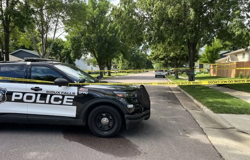 Cảnh sát phong toả hiện trường vụ nổ súng ở thành phố Sioux Falls. (Nguồn: Dakota News Now)