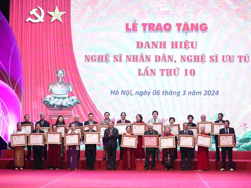 Lễ trao tặng danh hiệu NSND, NSƯT năm 2024. (Ảnh: Bộ Văn hóa, Thể thao và Du lịch)