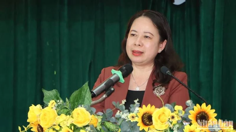 Phó Chủ tịch nước Võ Thị Ánh Xuân phát biểu tại buổi tiếp xúc cử tri thành phố Long Xuyên.