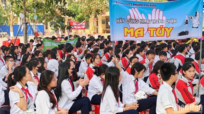 Cuộc thi "Trường học không ma túy" diễn ra sôi nổi với sự tham gia của nhiều học sinh Nam Định.