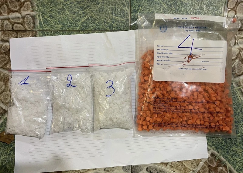 Số ma túy thu giữ được tại thôn Lương Lễ (xã Tân Hợp, huyện Hướng Hóa, tỉnh Quảng Trị).