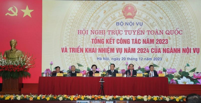 Phó Thủ tướng Trần Lưu Quang và Bộ trưởng Nội vụ Phạm Thị Thanh Trà dự hội nghị.