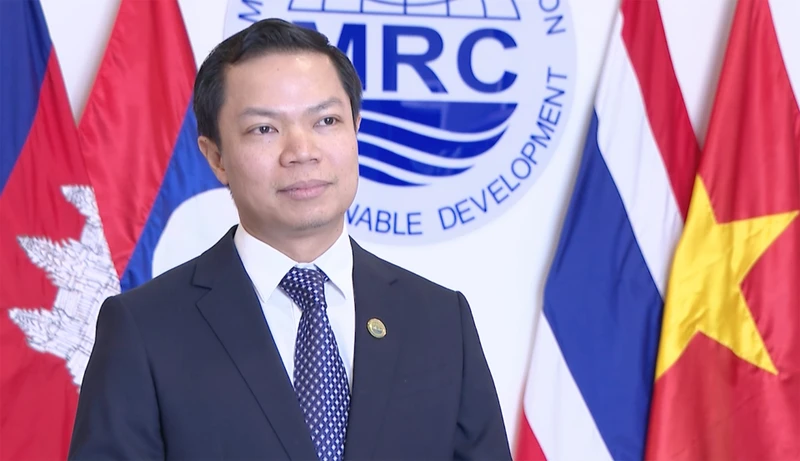 Tiến sĩ Anoulak Kittikhoun, Giám đốc điều hành Ban Thư ký MRC. (Ảnh: Trịnh Dũng)