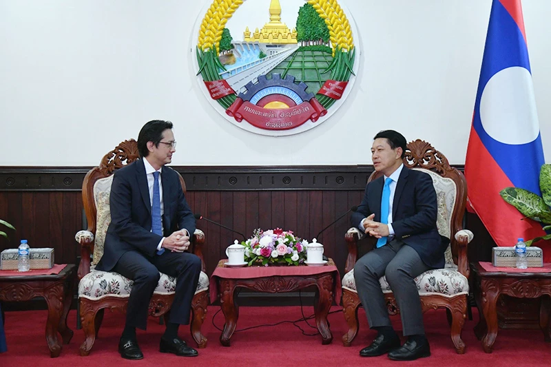 Thứ trưởng Ngoại giao Đỗ Hùng Việt và Phó Thủ tướng, Bộ trưởng Ngoại giao Lào.