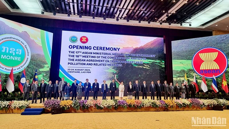 Phiên Khai mạc Hội nghị Bộ trưởng Môi trường ASEAN lần thứ 17. (Ảnh: TRỊNH DŨNG)