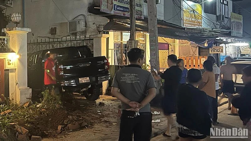 Một vụ tai nạn giao thông xảy ra tại thủ đô Vientiane. Ảnh: Trịnh Dũng