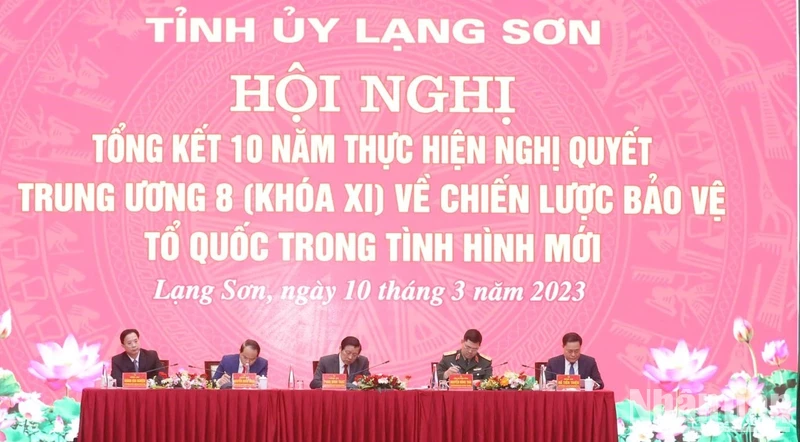 Đồng chí Phan Đình Trạc và lãnh đạo tỉnh Lạng Sơn chủ trì hội nghị tổng kết 10 năm Nghị quyết Trung ương 8, khóa XI.