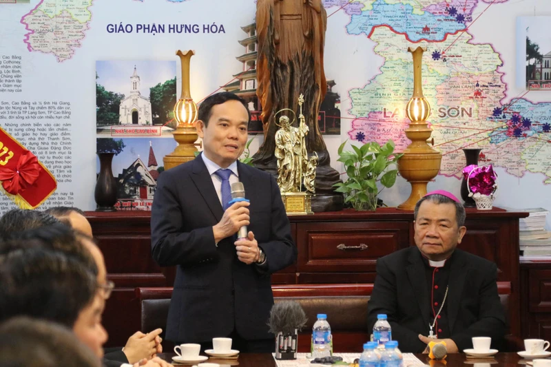 Phó Thủ tướng Trần Lưu Quang phát biểu chúc mừng lễ phục sinh tại tòa Giám mục Giáo phận Lạng Sơn-Cao Bằng.