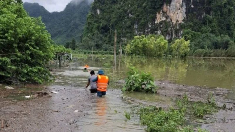 Đường vào xóm Lân Lì, thôn Bãi Danh, xã Yên Sơn, huyện Hữu Lũng, (Lạng Sơn), hiện vẫn bị cô lập do bão số 3.