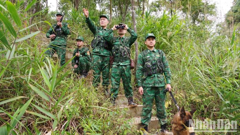 Cán bộ, chiến sĩ Bộ đội Biên phòng tỉnh Lạng Sơn, tuần tra, kiểm soát, trên tuyến biên giới.