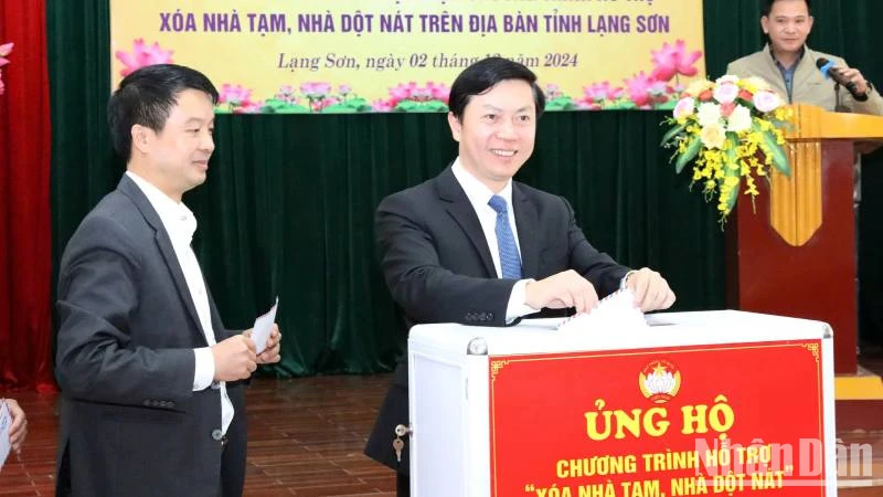 Lãnh đạo Ủy ban Mặt trận Tổ quốc tỉnh Lạng Sơn ủng hộ chương trình xóa nhà tạm, nhà dột nát.