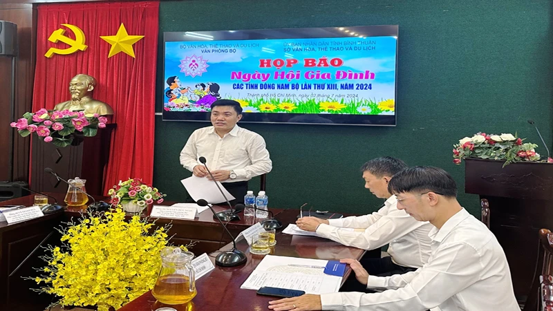 Ông Nguyễn Hữu Ngọc, Phó Chánh văn phòng Bộ Văn hóa, Thể thao và Du lịch giới thiệu những nội dung chính của Ngày hội.