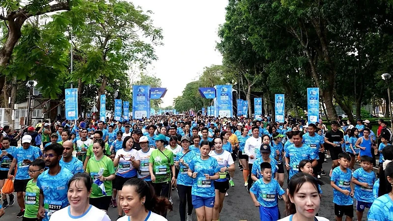 Đông đảo vận động viên tham gia giải marathon năm nay