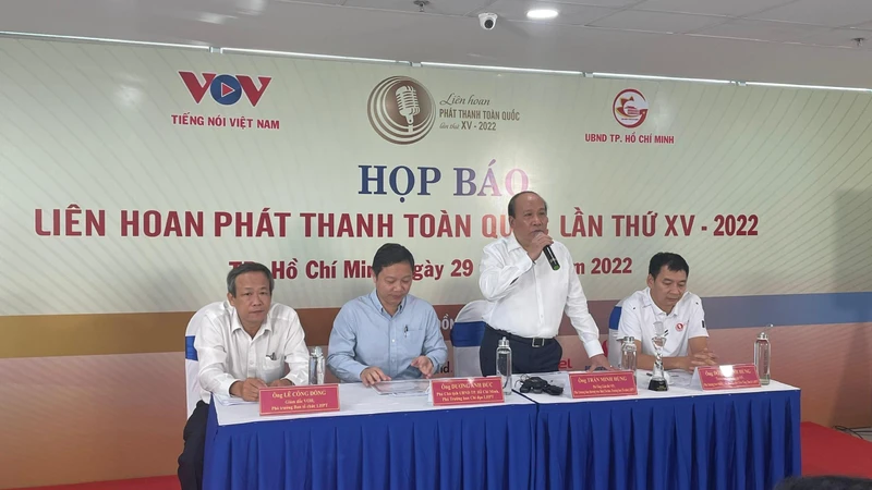 Ông Trần Minh Hùng, Phó Tổng Giám đốc VOV, Trưởng Ban Tổ chức Liên hoan phát thanh toàn quốc lần thứ XV phát biểu tại buổi họp báo.