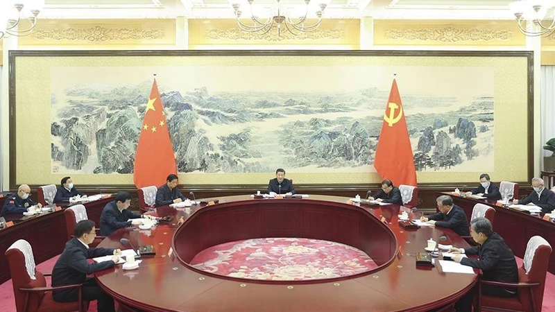 Một kỳ họp của Bộ Chính trị Trung ương Đảng Cộng sản Trung Quốc. (Ảnh: Tân Hoa Xã)