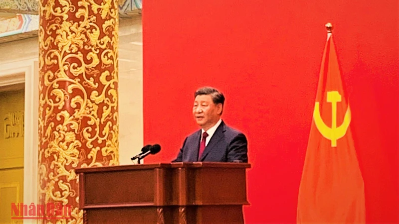 Đồng chí Tập Cận Bình, Tổng Bí thư Ban Chấp hành Trung ương Đảng Cộng sản Trung Quốc phát biểu trong buổi gặp mặt báo chí. (Ảnh: HỮU HƯNG)