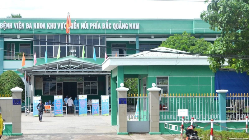 Bệnh viện Đa khoa khu vực miền núi phía bắc Quảng Nam tiếp nhận, điều trị các trường hợp ngộ độc thực phẩm.
