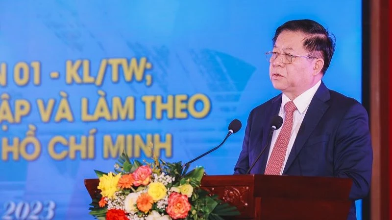 Đồng chí Nguyễn Trọng Nghĩa, Bí thư Trung ương Đảng, Trưởng Ban Tuyên giáo Trung ương phát biểu chỉ đạo.