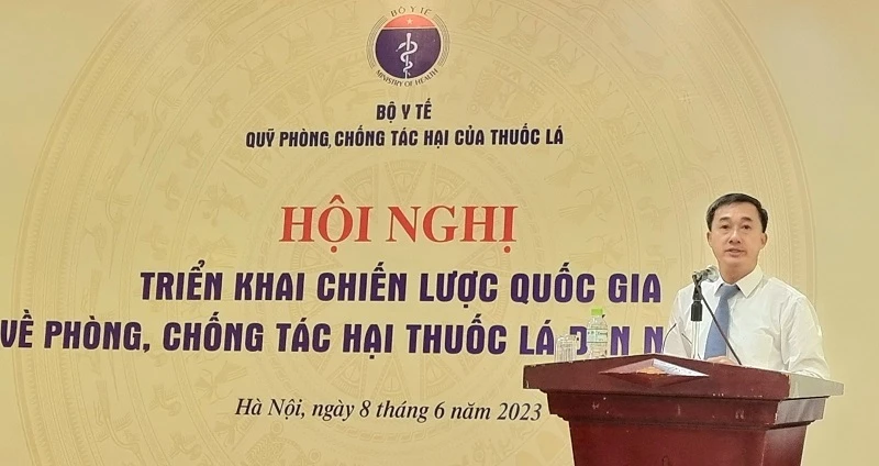 Giáo sư, Tiến sĩ Trần Văn Thuấn, Thứ trưởng Y tế phát biểu tại hội nghị.