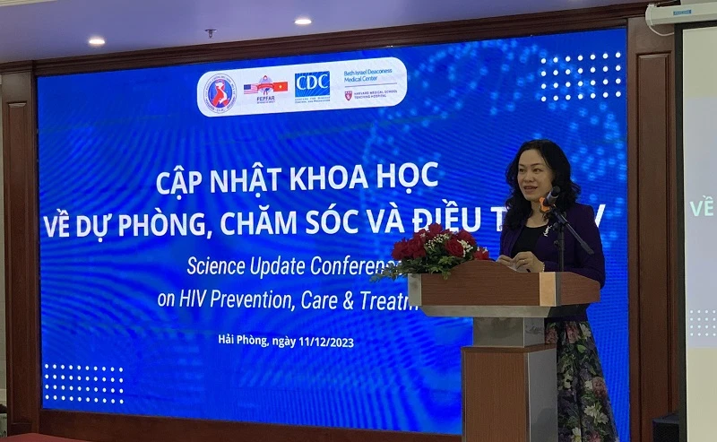 Phó Giáo sư, Tiến sĩ Phan Thị Thu Hương, Cục trưởng Cục Phòng, chống HIV/AIDS phát biểu.