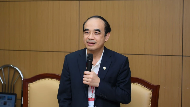 Giáo sư, Tiến sĩ Nguyễn Hữu Tú, Phó Bí thư Đảng ủy, Hiệu trưởng Trường Đại học Y Hà Nội.