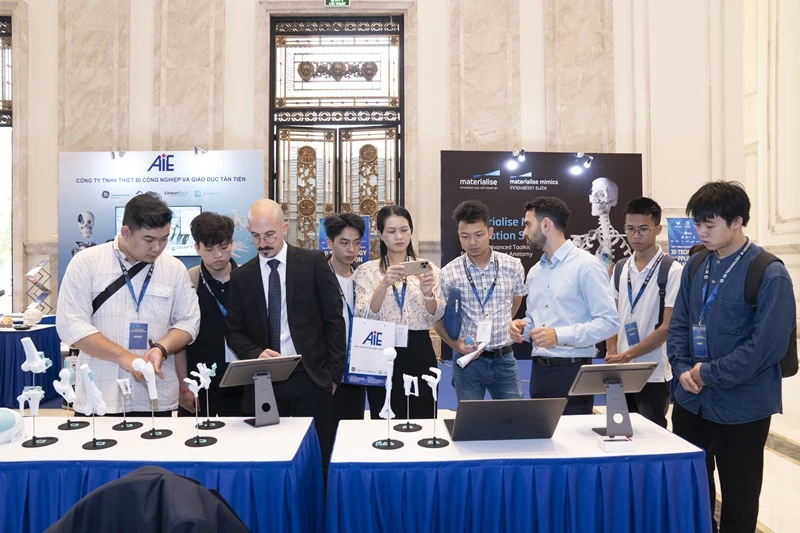 Hội nghị quốc tế thu hút sự quan tâm của nhiều chuyên gia nước ngoài trong lĩnh vực công nghệ 3D.
