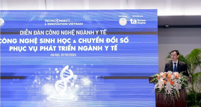 Tiến sĩ, bác sĩ Nguyễn Tri Thức, Thứ trưởng Y tế phát biểu tại diễn đàn.