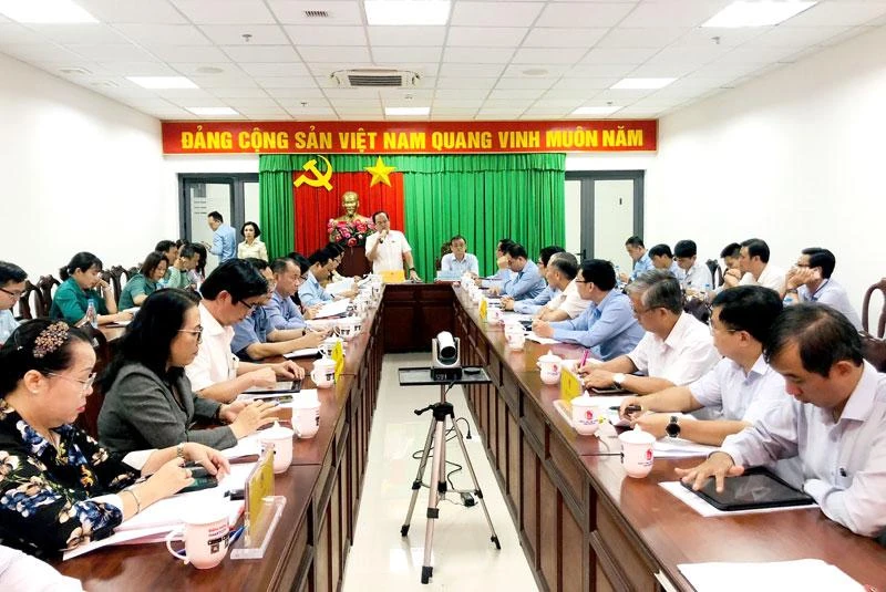 Buổi làm việc tại Ủy ban nhân dân thành phố Biên Hòa.