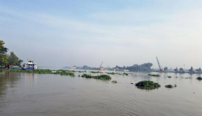 Sông Sài Gòn chảy qua địa bàn thành phố Thuận An, tỉnh Bình Dương.