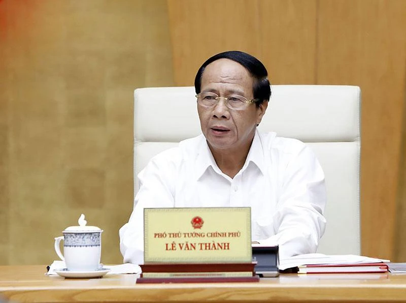 Phó Thủ tướng Lê Văn Thành khẳng định việc gỡ thẻ vàng, tuyệt đối không để EC rút “thẻ đỏ” là rất cấp bách. (Ảnh: VGP)