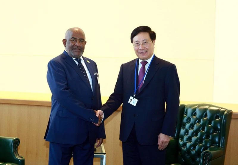Phó Thủ tướng Thường trực Chính phủ Phạm Bình Minh và Tổng thống Liên bang Comoros Azali Assoumani. (Ảnh: VGP)