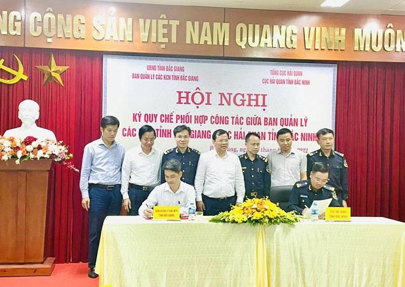 Lễ ký kết Quy chế phối hợp công tác giữa Cục Hải quan tỉnh Bắc Ninh và Ban Quản lý các khu công nghiệp tỉnh Bắc Giang.