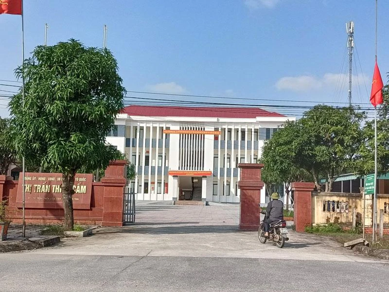 Công sở UBND thị trấn Thiên Cầm, nơi xảy ra vụ xô xát giữa Nguyễn Đình T. với cán bộ địa chính thị trấn.