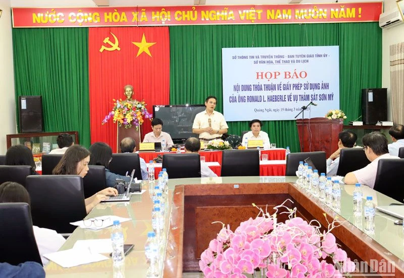 Quang cảnh buổi họp báo.