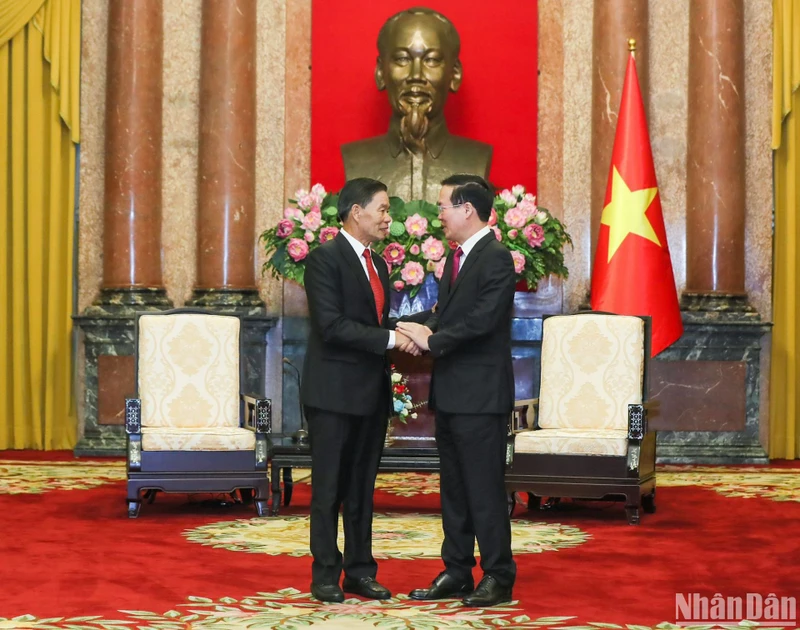 Chủ tịch nước Võ Văn Thưởng và Chủ tịch Ủy ban Trung ương Mặt trận Lào xây dựng đất nước Sinlavong Khoutphaythoune tại buổi tiếp.