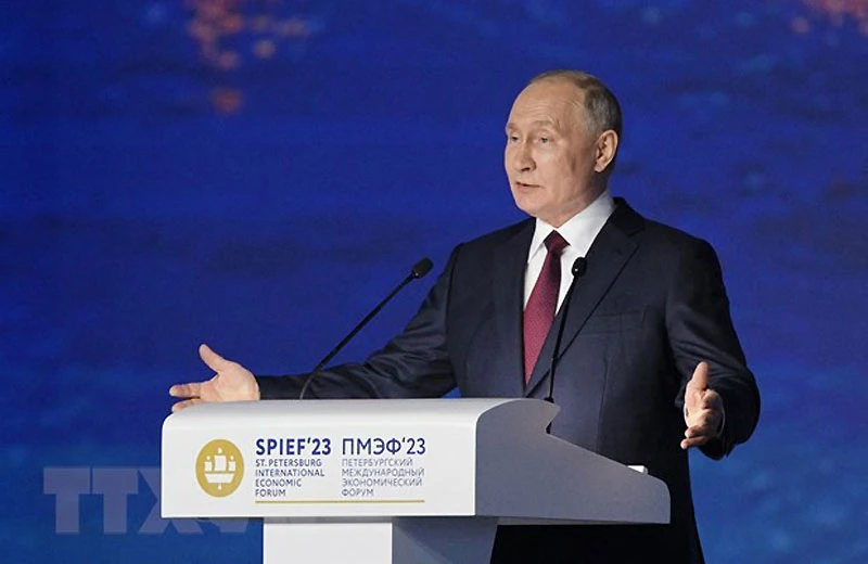 Tổng thống Nga Vladimir Putin phát biểu tại Diễn đàn Kinh tế Quốc tế St. Petersburg ngày 16/6/2023.
