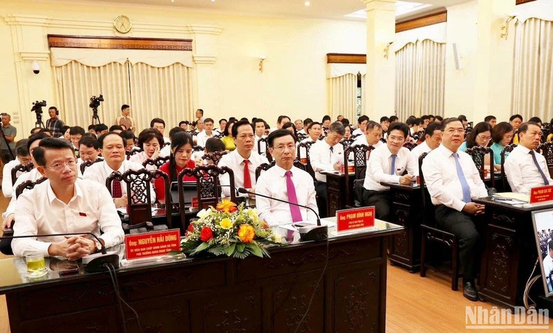 Các đại biểu dự kỳ họp thứ 12, Hội đồng nhân dân tỉnh Nam Định khóa XIX, nhiệm kỳ 2021-2026.